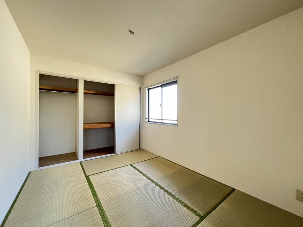 大きい収納付きの和室