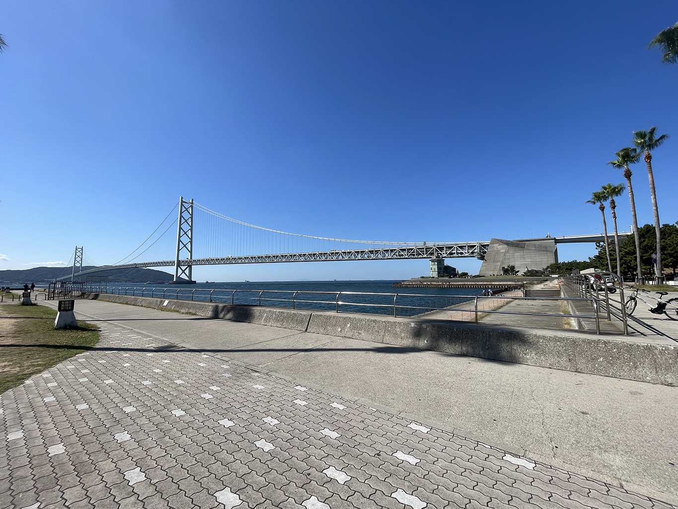 アジュール舞子から明石海峡大橋