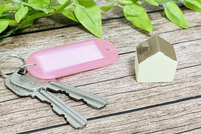 鍵交換費用は借主が負担するのか