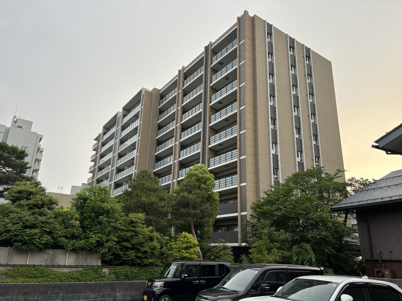 プレサンスロジェ金沢香林坊　商談中の画像