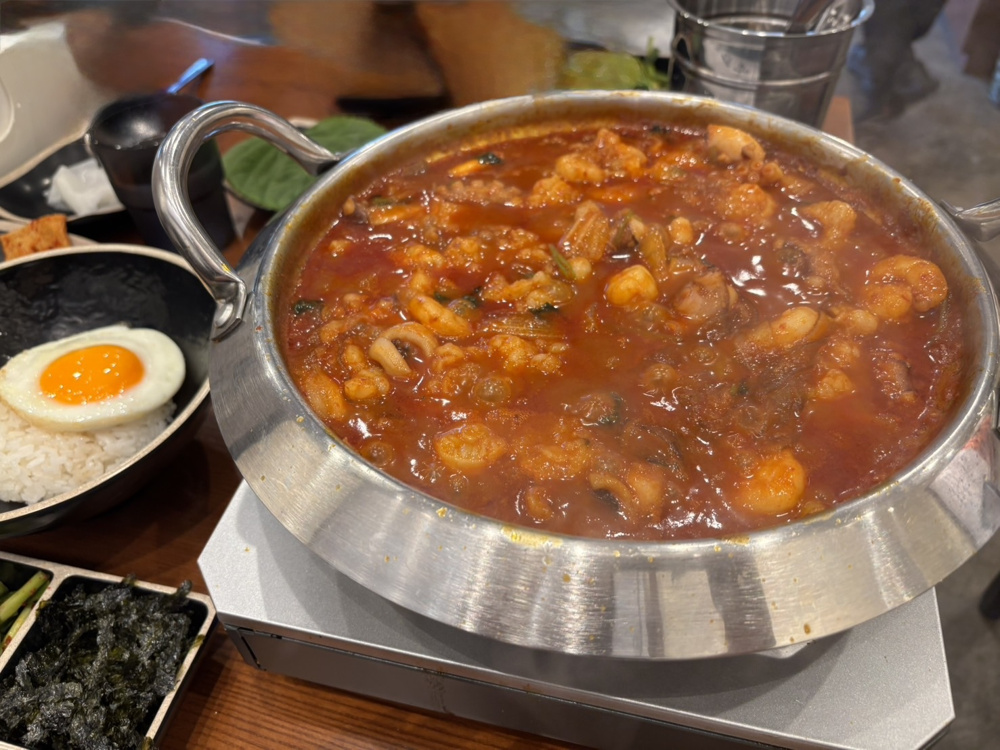 「初ナッコプセ体験！韓国の旨辛鍋にハマりそう」の画像