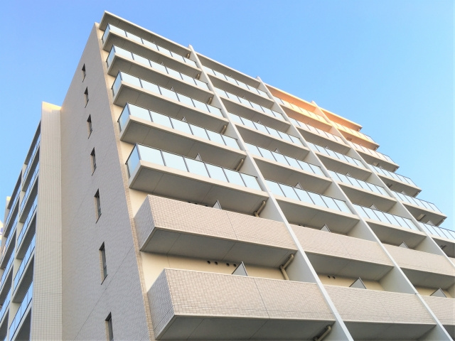 【11月2週目 編集中】郊外にあるマンションは売れにくい？売却のリスクや進め方も解説