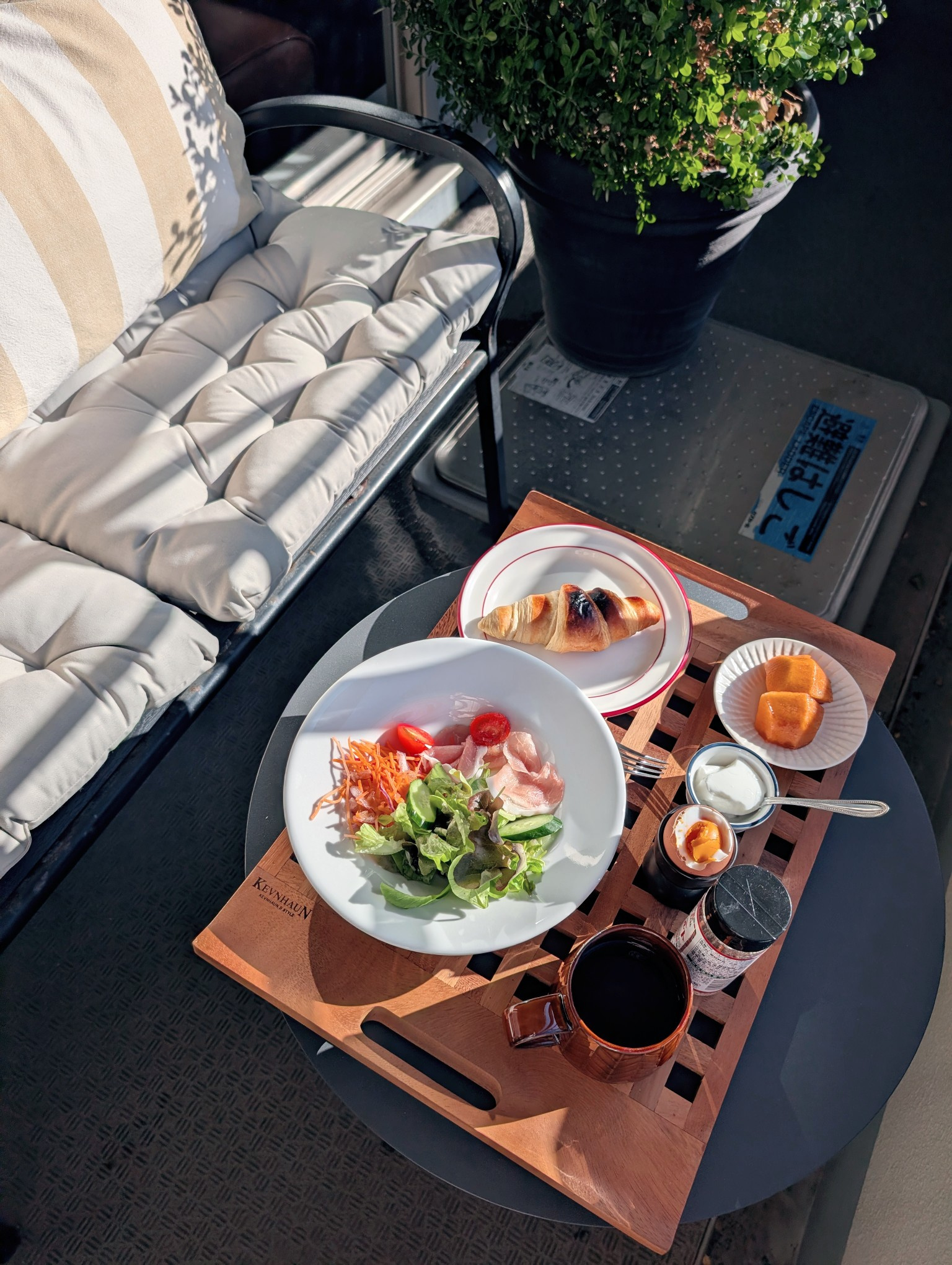 バルコニーで過ごす至福のひととき。ご夫婦の新居インテリア拝見♪の画像