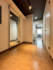 【名古屋・庄内通】ペット可×デザイナーズの1K｜広め玄関＆無料Wi-Fi付きで初めての一人暮らしにも最適｜Gallery庄内通103の画像