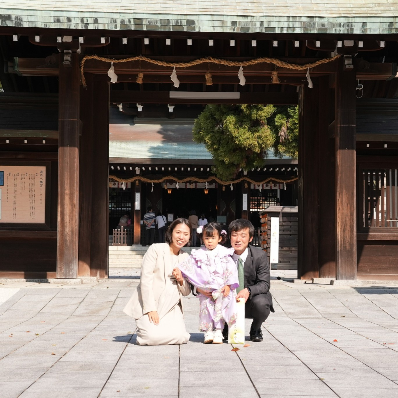 神社で家族撮影