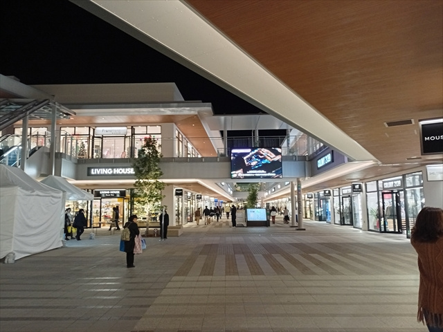 三井アウトレットパーク 店舗・店内