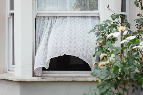 自然の力で空気を入れ替える仕組みは？換気設備の種類や特徴についても解説の画像