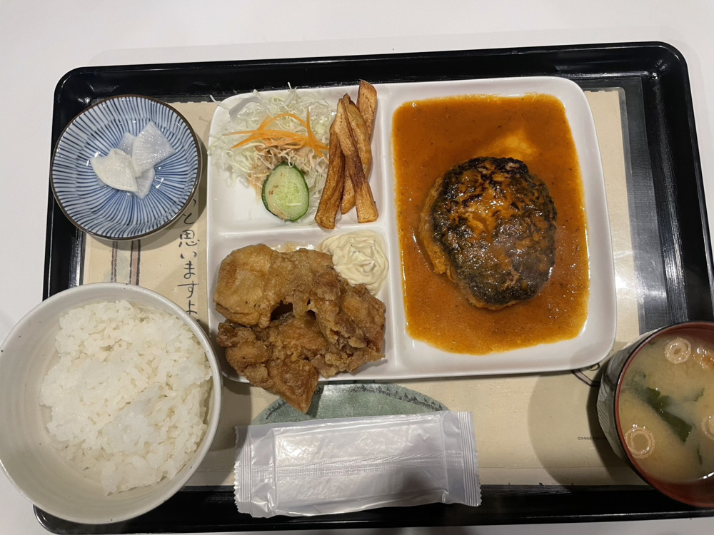 【東灘区・深江駅すぐ】神戸大学海事科学部の学生に大人気！ キッチンYELLの“ハンバーグ×唐揚げ ワンツー定食”が最強すぎるの画像