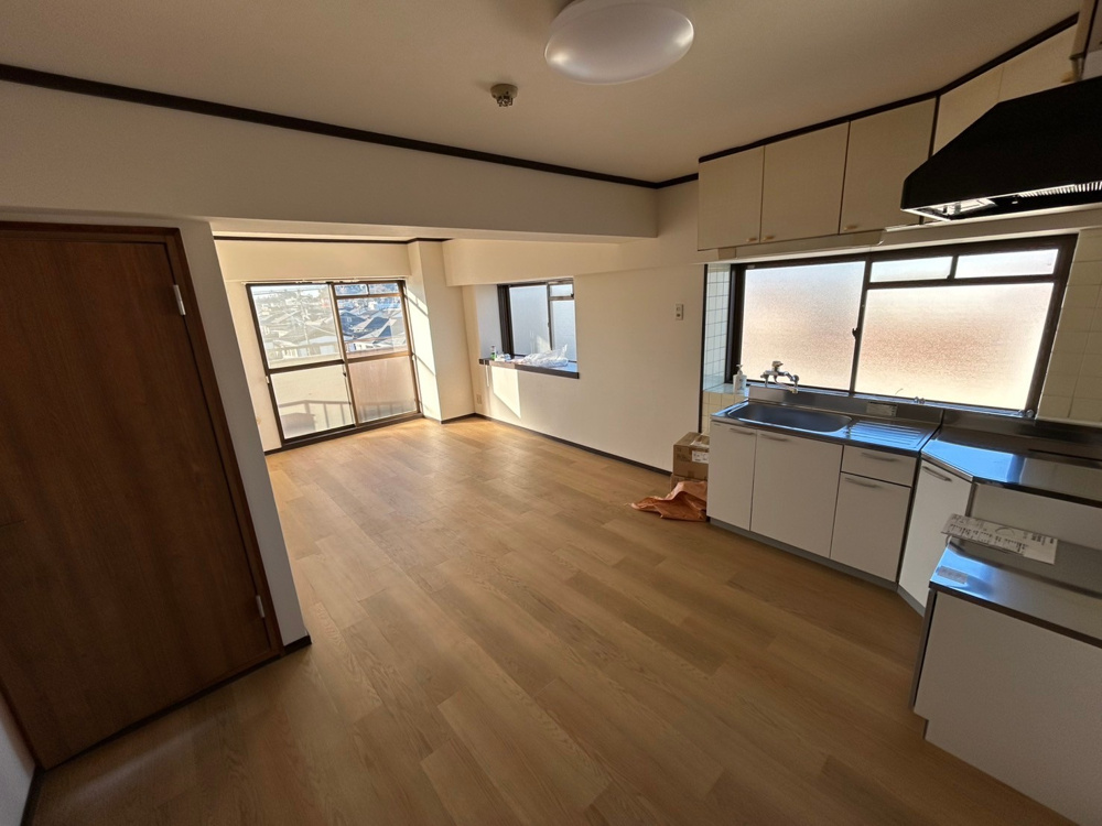 修繕工事　　2LDK　洋間変更の画像