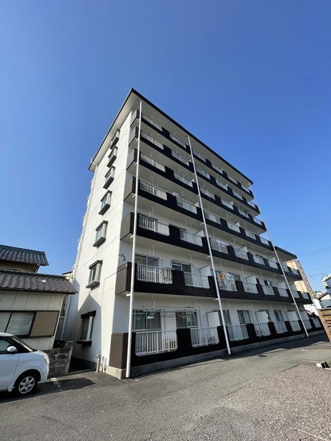 賃貸マンション　ハイツ田代外観写真