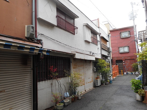 生野区で長屋売却を検討中の方必見！仲介と買取の違いや選び方をご紹介の画像