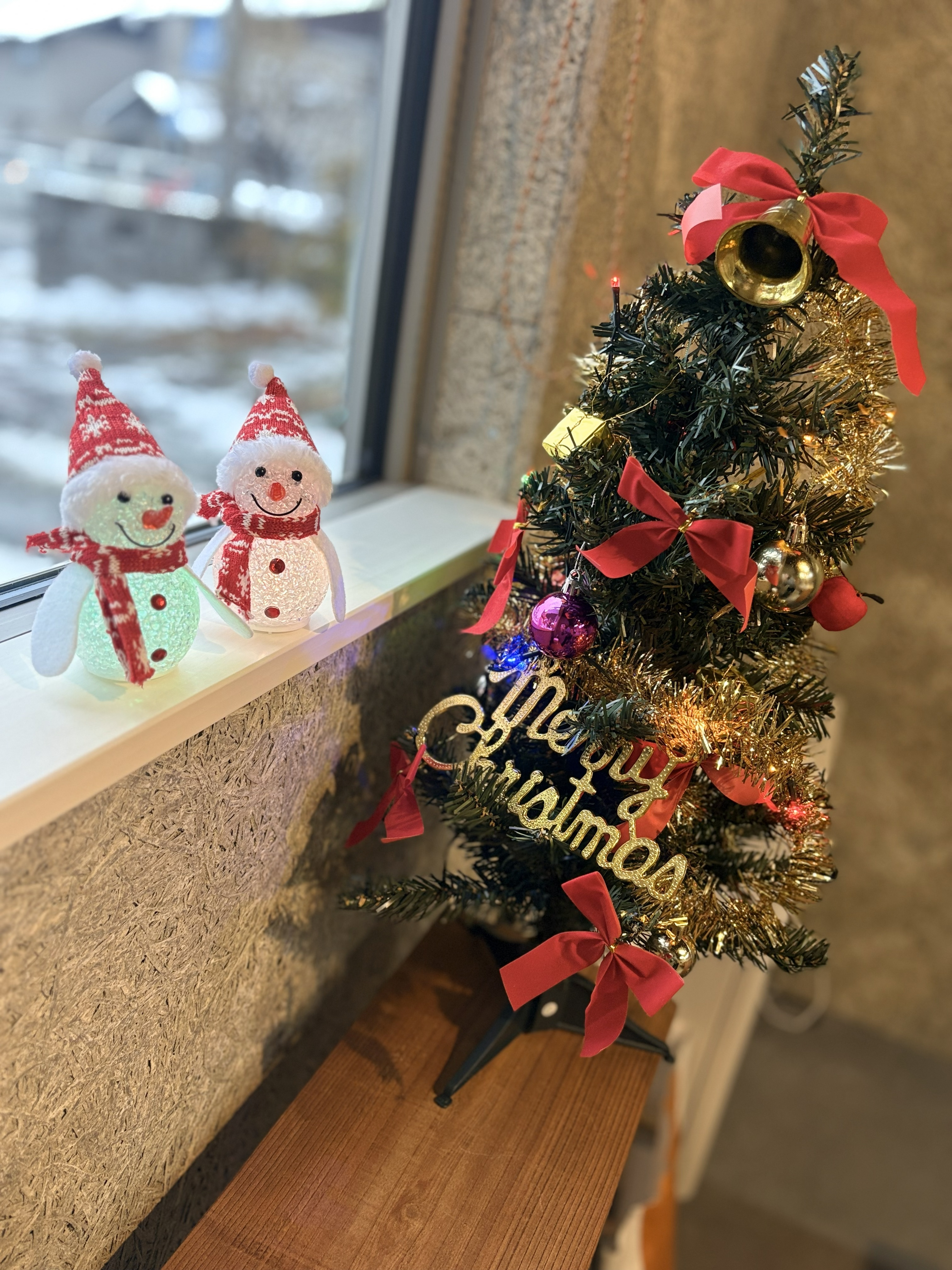 北上店がクリスマス仕様にゆきちゃん＆まるくんもお出迎え⛄の画像