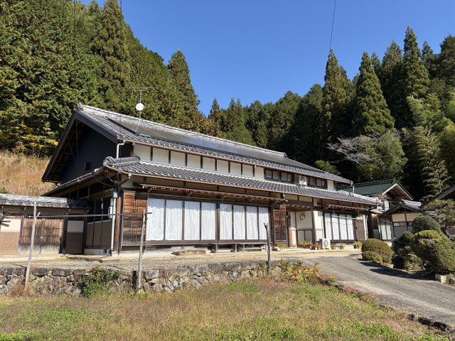 中津川市蛭川の中古住宅　外観写真