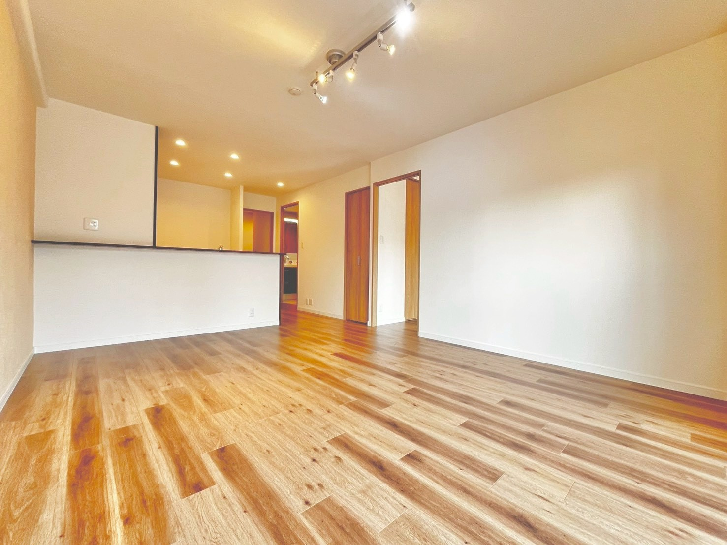 ナチュラルデザインが素敵！まるで注文住宅のような、広い土間のあるリノベマンション―ルミエール桂川　1階―の画像