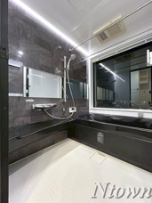 宇宙のようなエントランスと夜景のバスルーム。【IARIM吹上1001号室】の夜が美しすぎるの画像