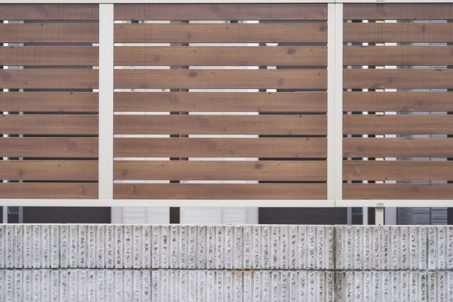 目隠しフェンスでリノベーションは必要？設置のメリットや費用も解説