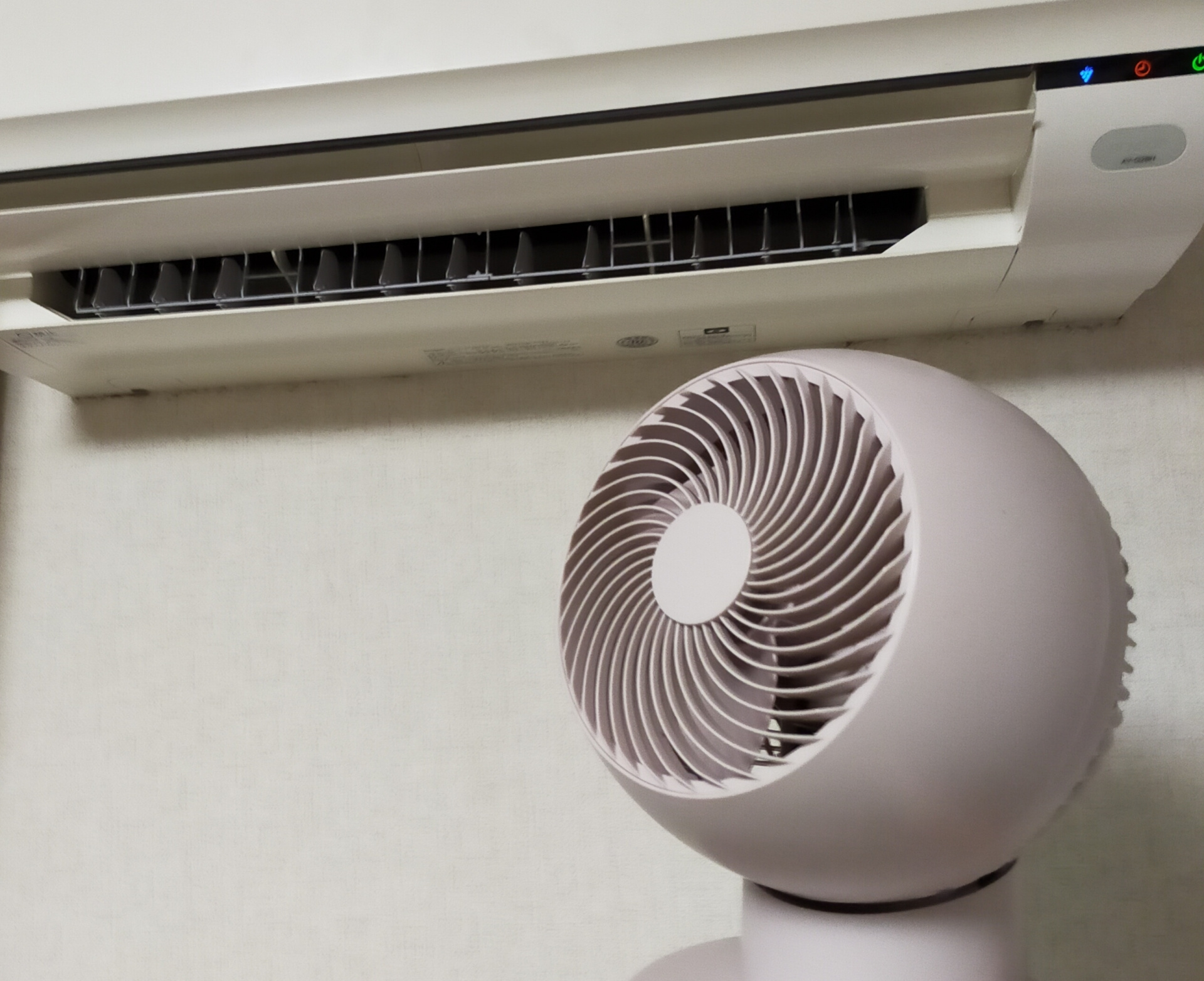 冬の暖房費を無理なく節約。エアコンとサーキュレーターでできる省エネ術の画像