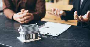 離婚で家を売るなら知っておくべきポイント｜財産分与の注意点とトラブルを防ぐ売却手順の画像