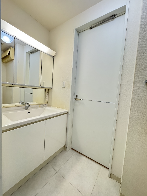 洗面室”>
                    </p>
                    <h3 class=