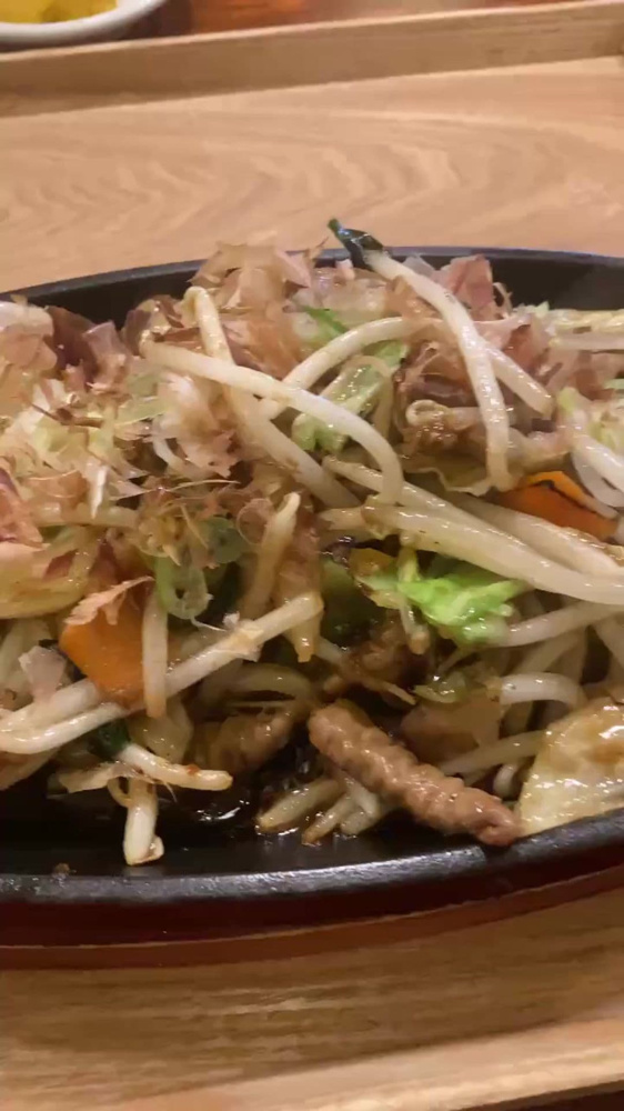 鉄板ジュージューがたまらない！新潟市東区「尾田ホルモン店」で味噌ホルモン炒め定食の画像