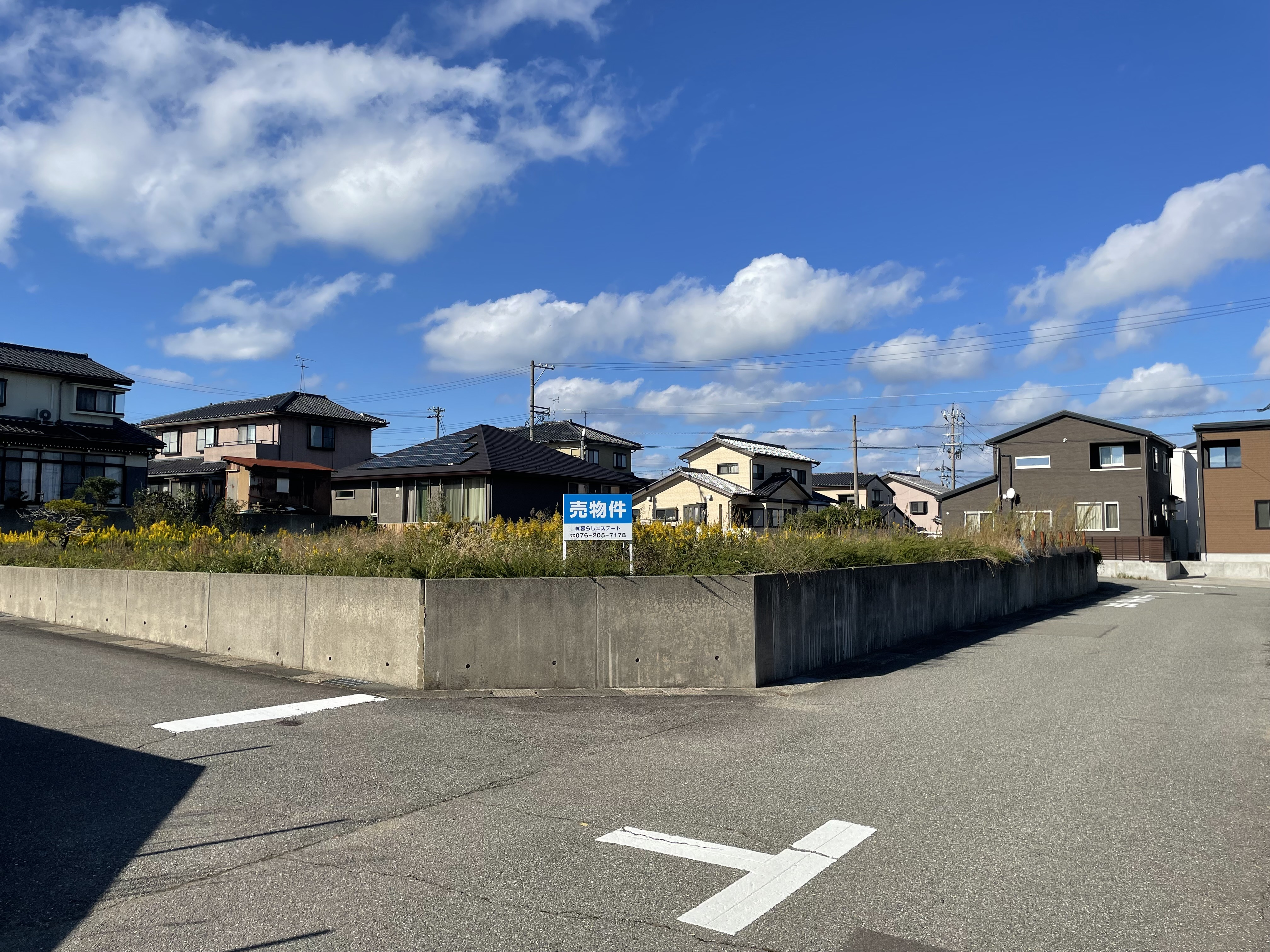 高低差のある土地のメリットは何か？デメリットや選び方も解説の画像