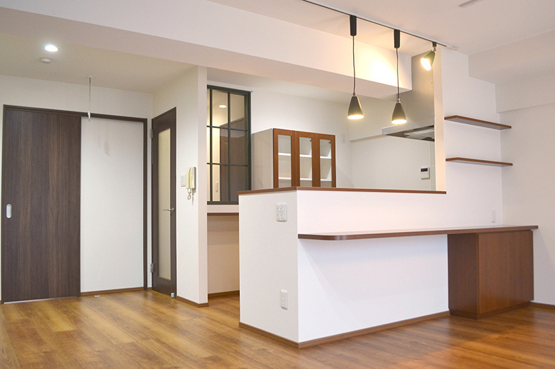 【リノベ事例】ナチュラルフレンチのcafe風リビングの画像