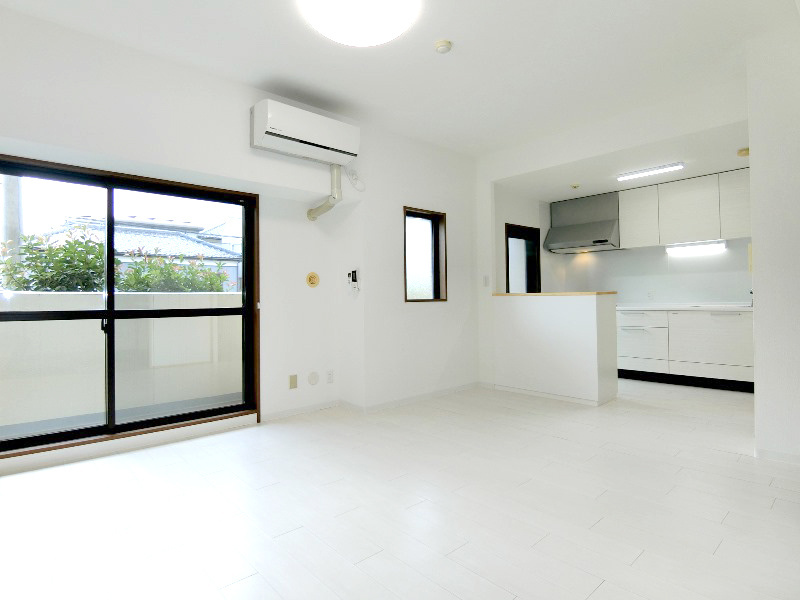 【リノベ事例】空間を広く感じさせる部屋の画像