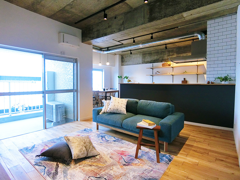 【リノベ事例】コンクリート×ウッドテイストの画像
