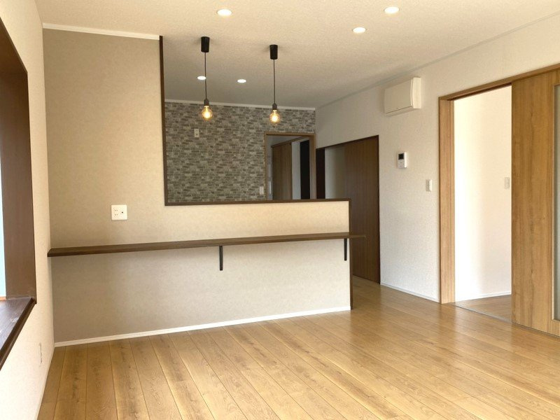 【リノベ事例】ライティングレールでお気に入りの空間を演出の画像