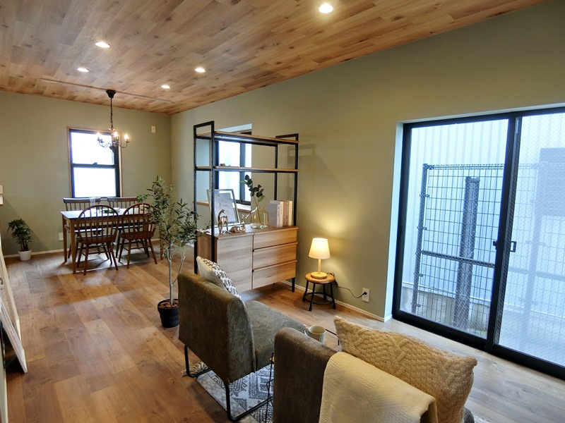 【リノベ事例】大きな窓と開放的なキッチンで居心地の良いLDK♪の画像