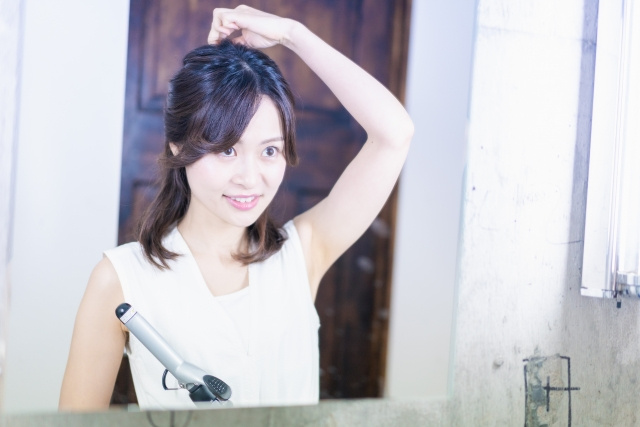 一人暮らしの女子学生に必要な“メイクしやすい環境”とは