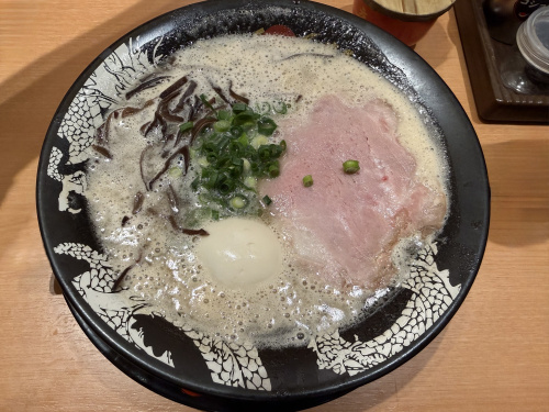 【福岡ラーメン】一幸舎で博多豚骨ラーメンを食べてきましたの画像
