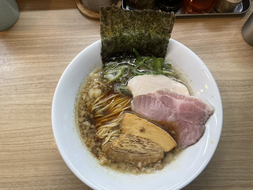 【六甲道ラーメン】静かに虜になる一杯。 「ラーメン やだら」で味わう、完成度の高い中華そばの画像