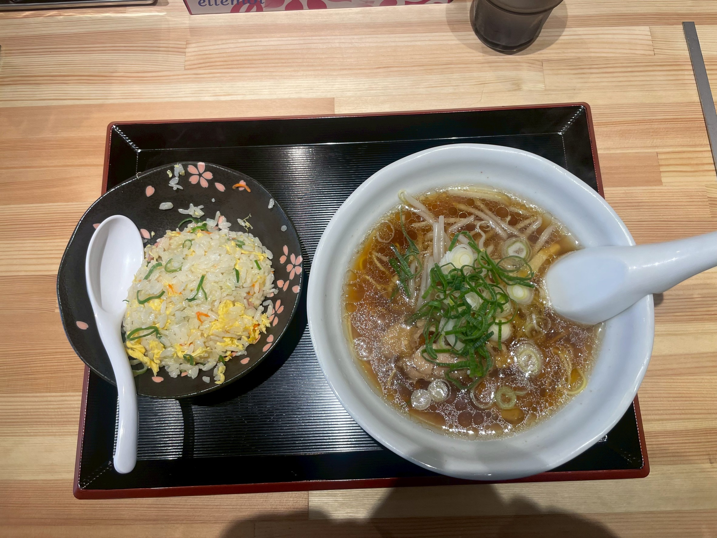 【六甲道ランチ】やさしくて、ちょうどいい。 「ラーメン えがお」で味わう、ラーメン×炒飯の王道セットの画像