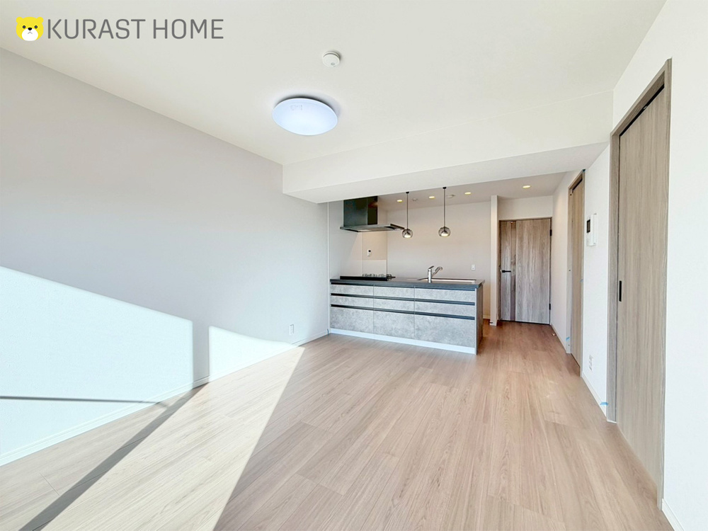 L字バルコニーで陽当たり、風通し良好な角住戸◎スッキリとしたシンプルデザインのリノベマンション―ネオコーポ太秦6階―の画像