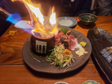 松山市一番町にある「古民家完全個室居酒屋慶次」にて、ある漫画の新刊が発売されると集まる同業や関係者の会を開催したよ♪の画像