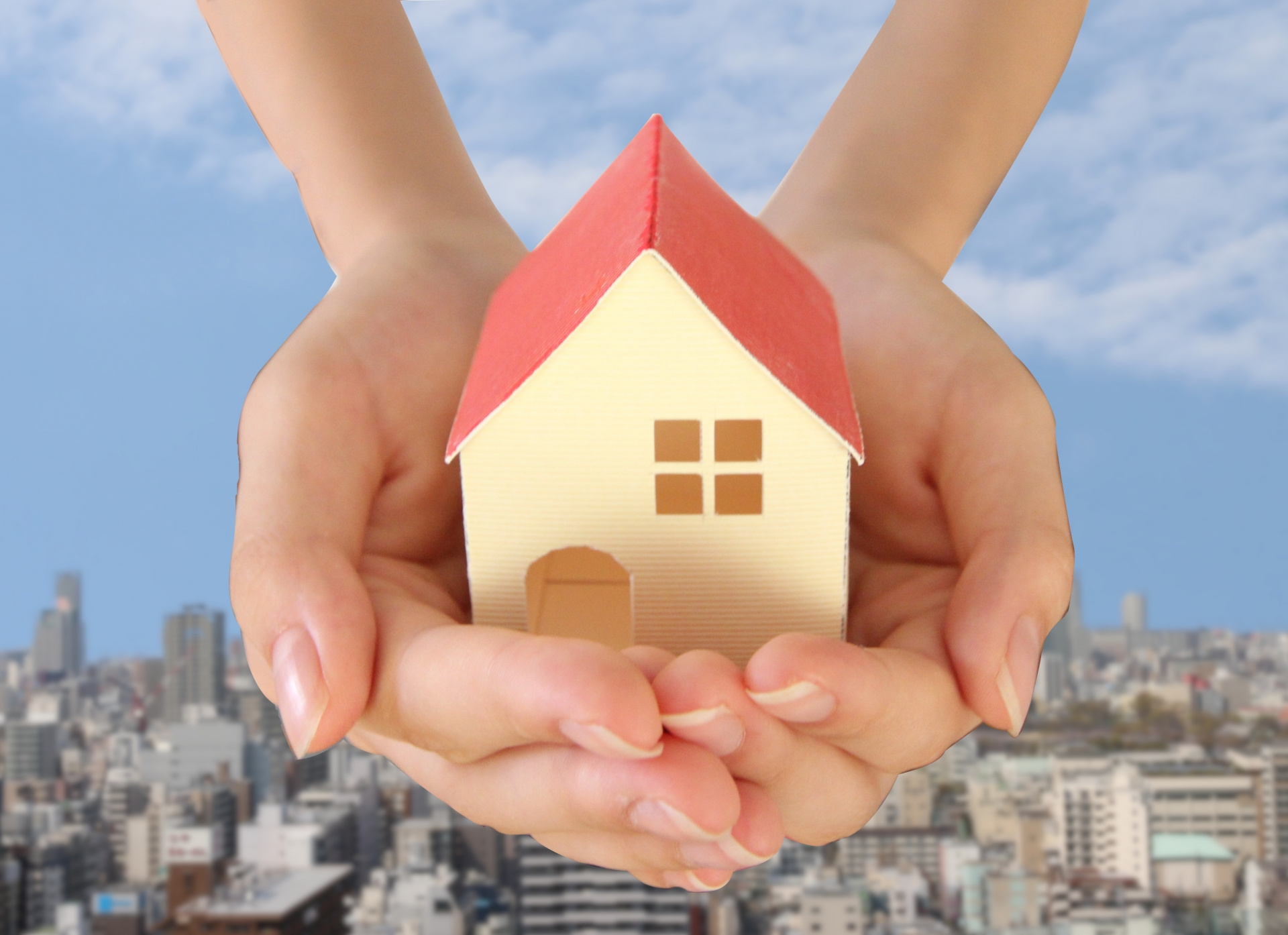 崖地に家を建てることは可能？理想の眺望を実現するための建築規制と安全対策の画像