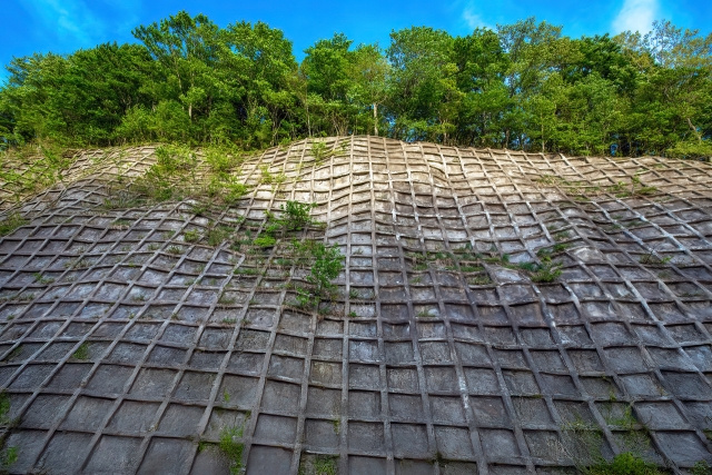 土地購入時の法地の注意点は？擁壁の確認や地盤のリスクも解説の画像