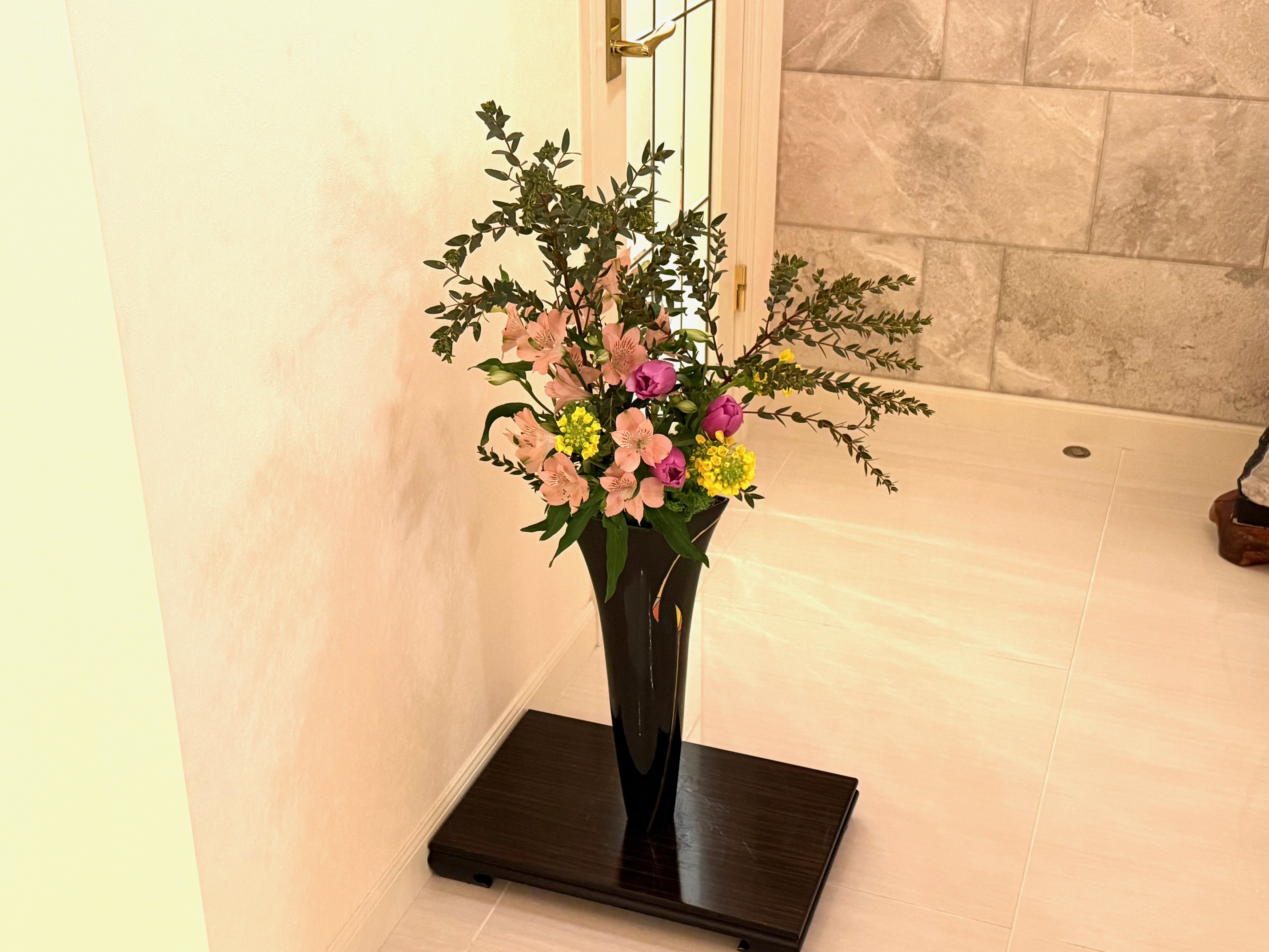 彩り豊かなアルストロメリアで、冬のお部屋を明るくの画像