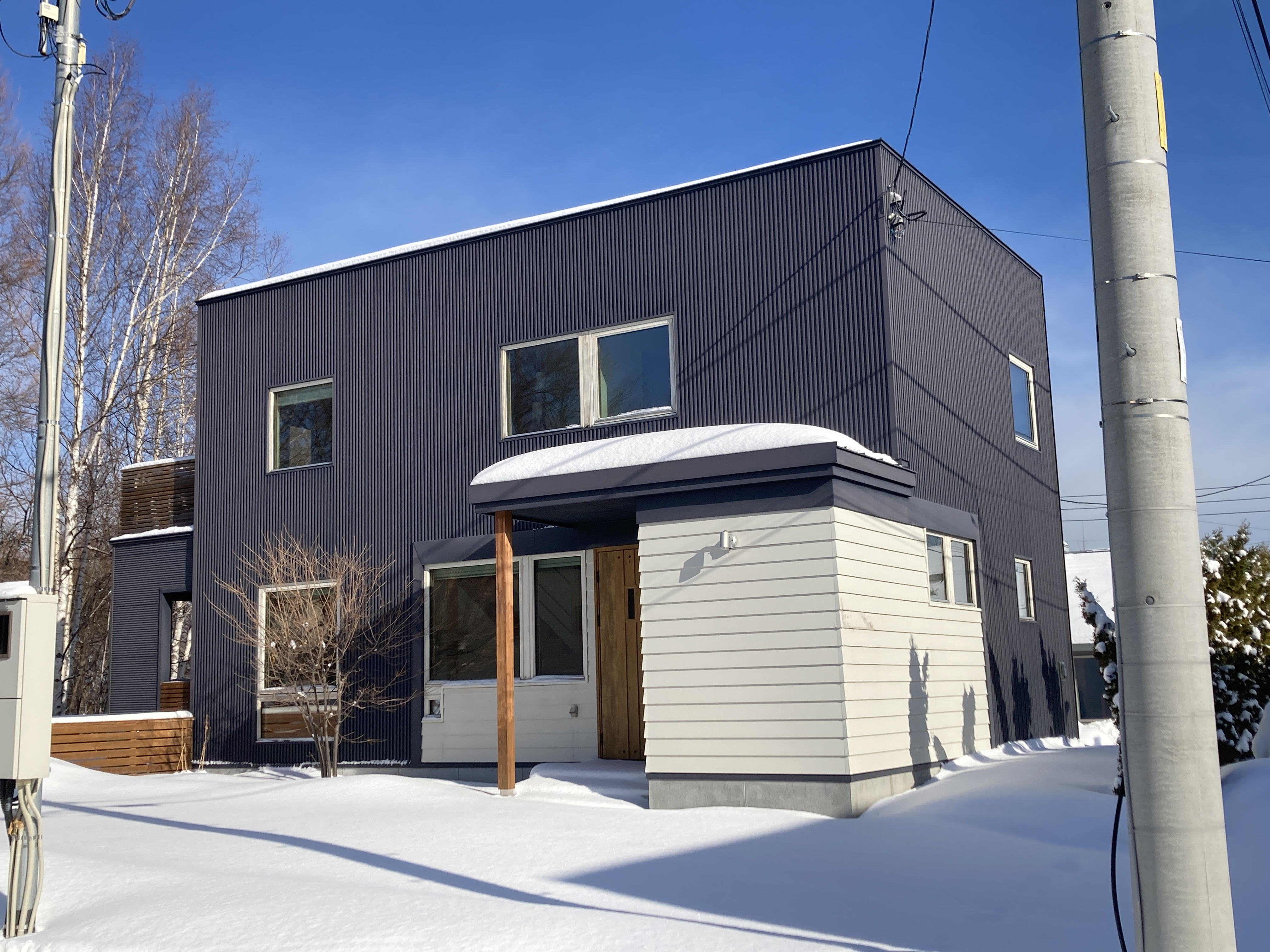 庭付き×吹き抜けLDKの家｜網走市潮見1丁目の画像