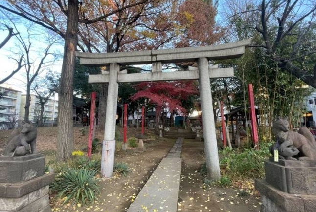 北区の神社『四本木稲荷神社』の画像