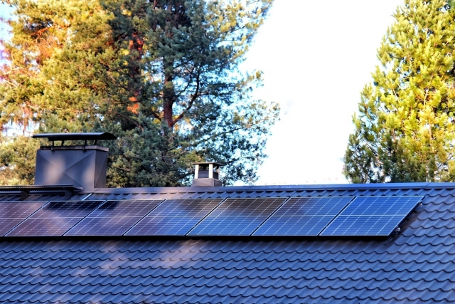 太陽光発電をリフォームで導入するメリットは？補助金も解説