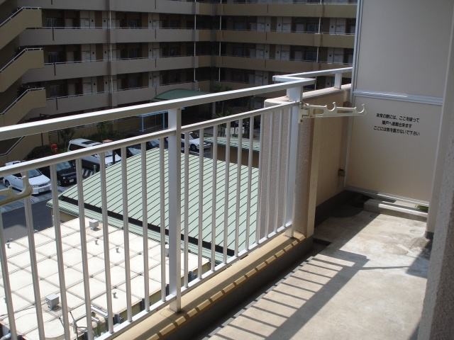 マンションのベランダ転落事故を防止するには？安全対策も解説の画像