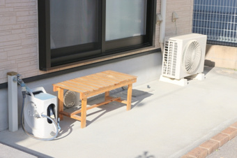 庭の地面の素材は何が良い？芝生砂利コンクリートを比較解説の画像