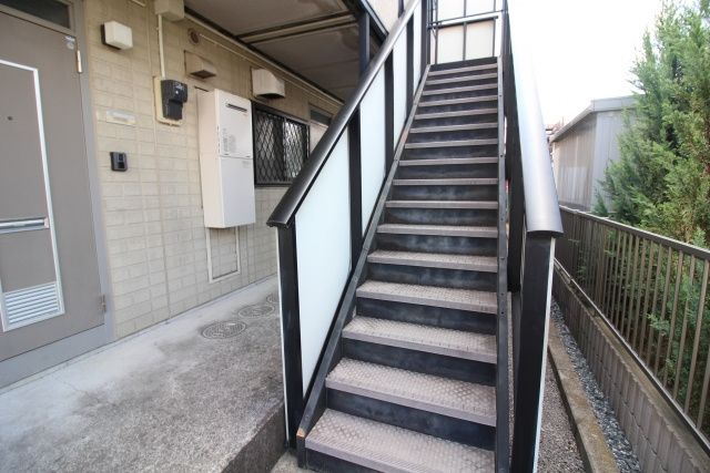 軽量鉄骨造の賃貸物件のメリットは？防音性や耐震性も解説