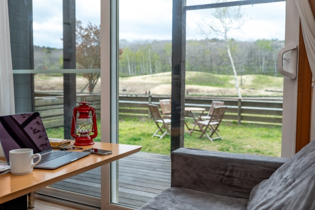 テラス囲いは固定資産税の対象になる？申請の注意点も解説の画像