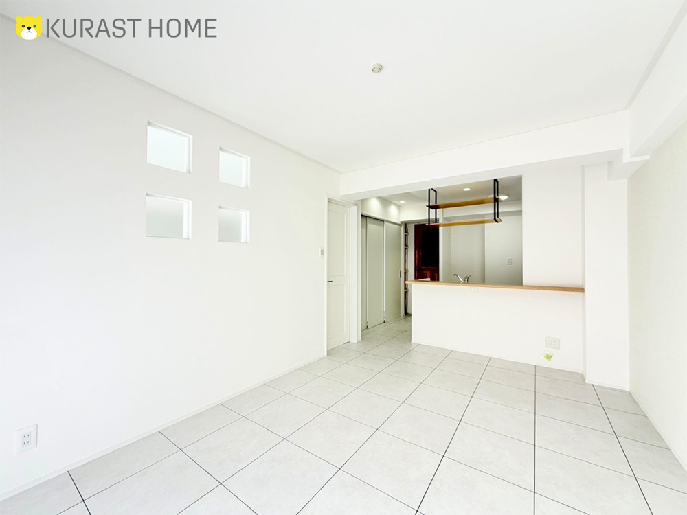 可愛すぎる…！白を基調としたプレーンなデザインが素敵なリノベマンション―サンマンション丸太町―の画像