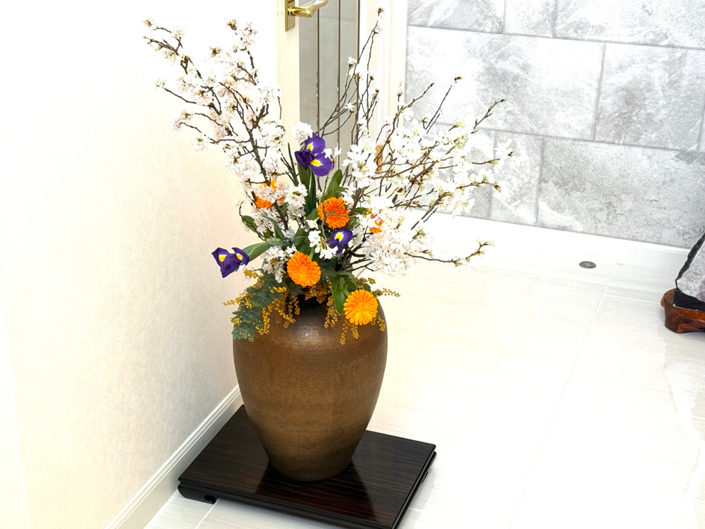 彼岸桜で迎える春の画像