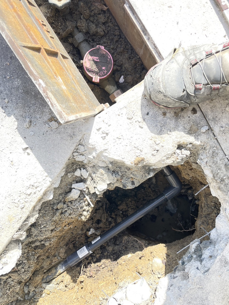 地盤沈下のリスクも…！？古くなった水道管の漏水修理を行いましたの画像