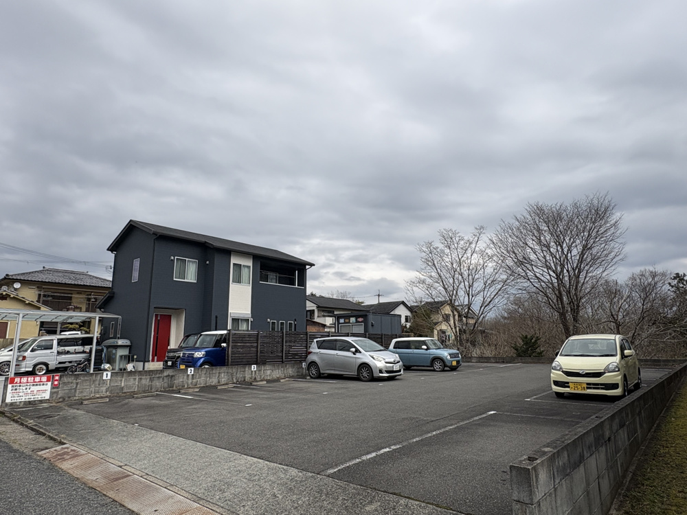 【投資向け】大淀町北野 駐車場11台満車｜低価格×高利回り15%！の画像